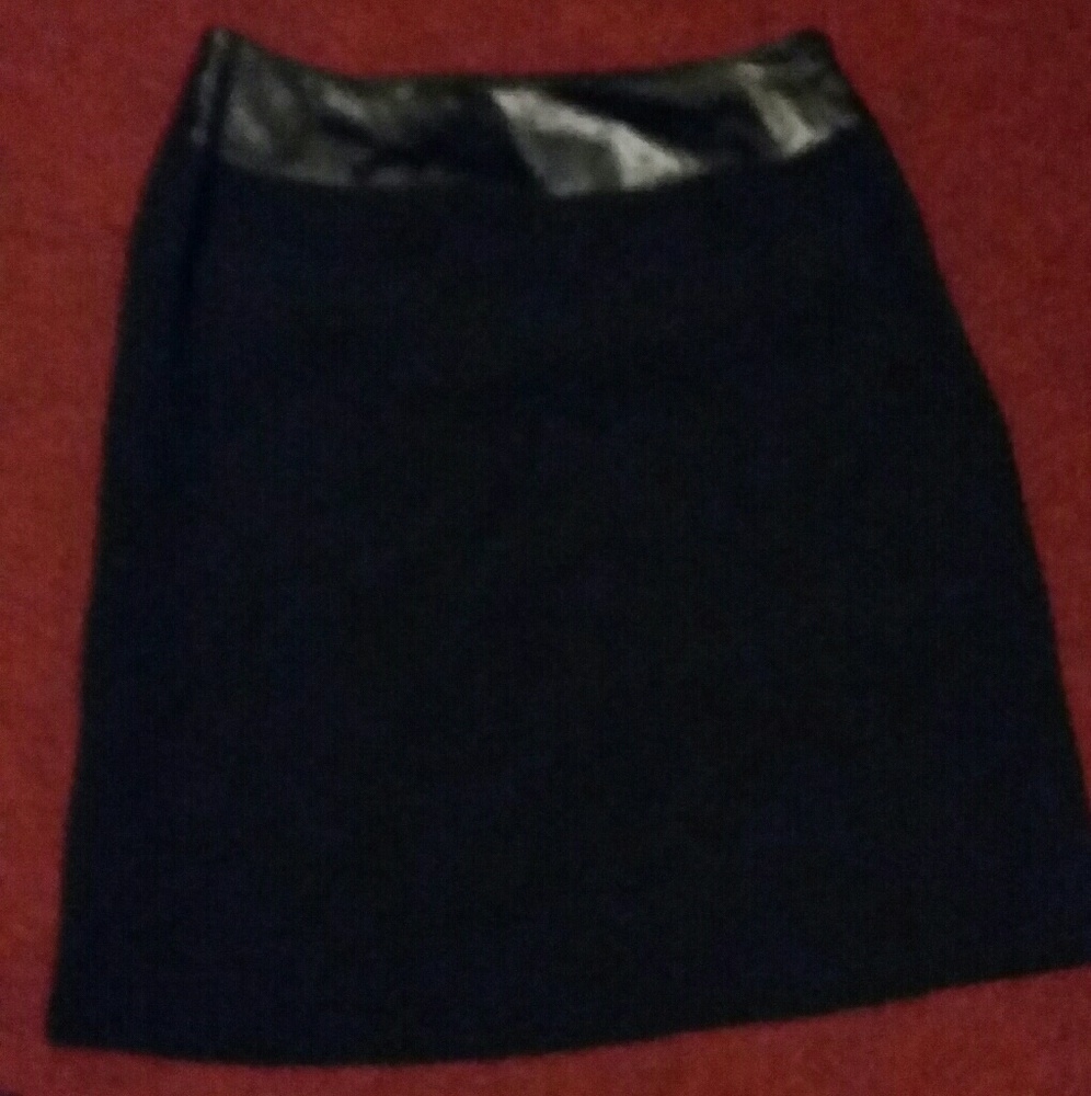 SHORT BLACK SKIRT(Petite)